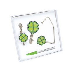 Набор "Клевер"шариковая ручка,карабин для ключей, крючок для сумки, металл,цвет зеленый