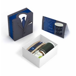 Набор"Бизнесмен" в подарочной оригинальной упаковке, кружка-напоминание, мелок, чай 100 г., облепиха с яблоком, 200 г., носовой платок, настольный календарь.